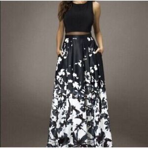 Betsy & Adam gorgeous Illusion, floral print with mesh insert, size 12